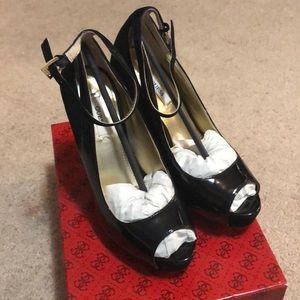Guess black heels 7M